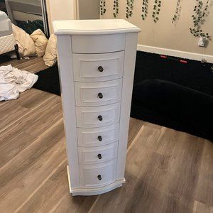 Jewelry box